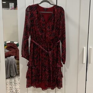 Vera Wang Chic Red and Black Patterned Dress